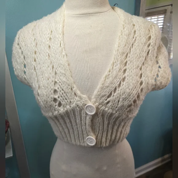 Handmade Cream Boho Cropped Knit Vest Top - Picture 2 of 6